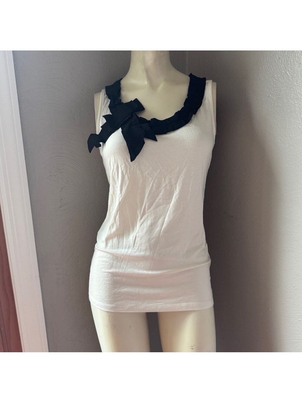 Ann Taylor short sleeve off white blouse with black neck ties size XS NWT